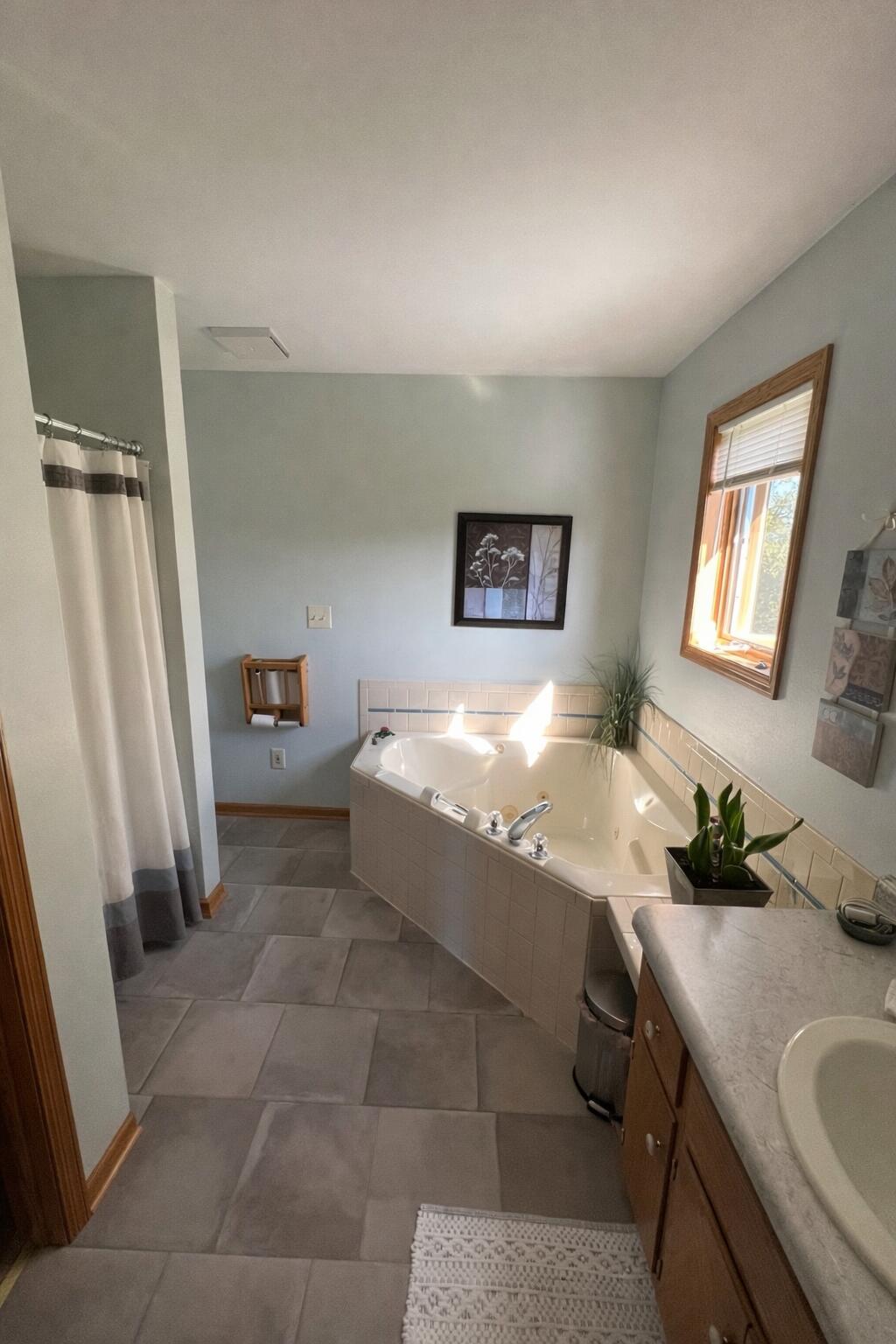 W253-s10980 Hunters Run Mukwonago, WI 53149 - Photo 11 of 30 Primary Bedroom - Second Level