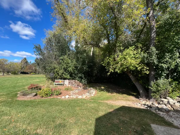 $625,000 | W253-s10980 Hunters Run, Mukwonago, WI 53149
