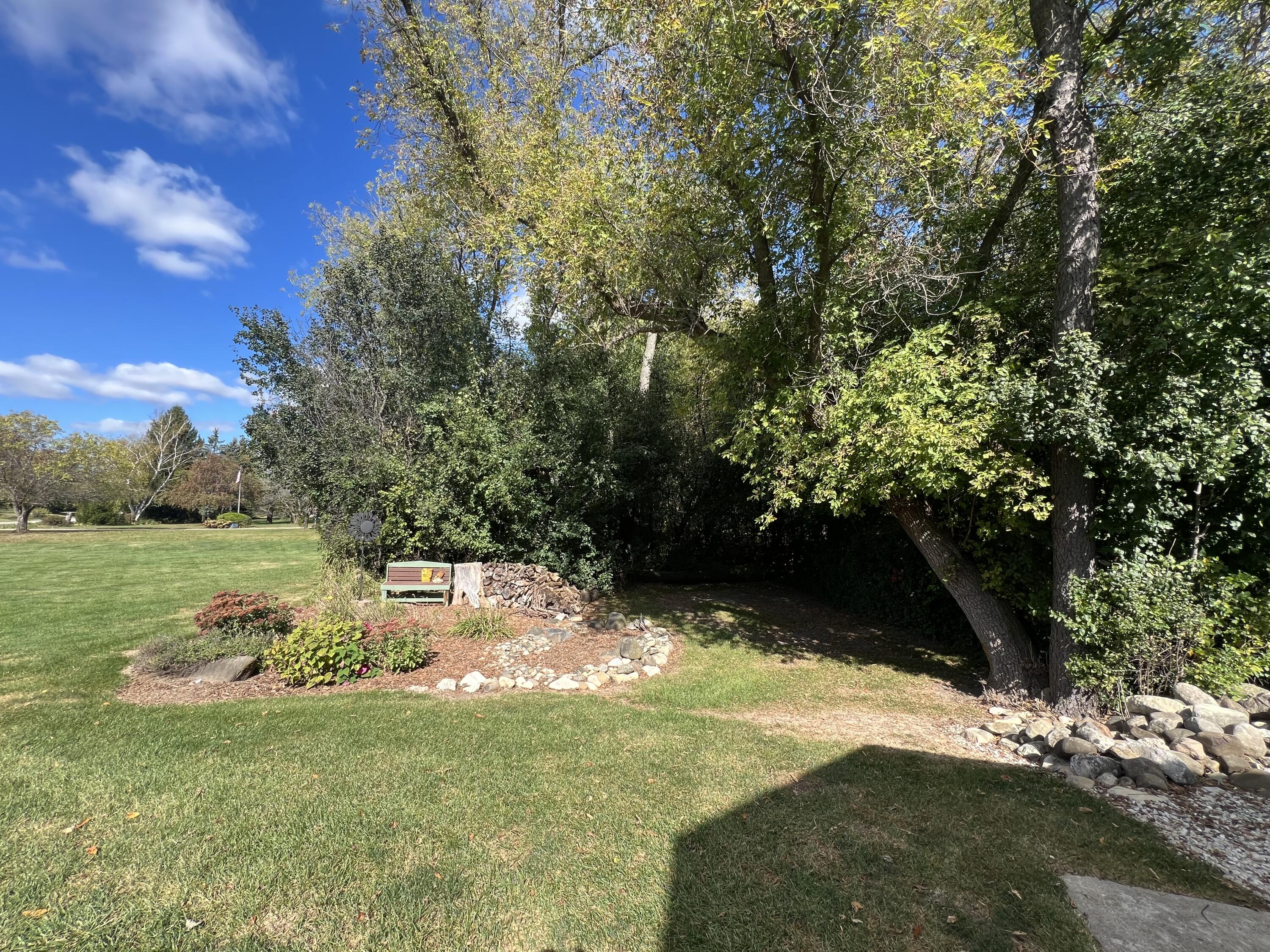 W253-s10980 Hunters Run Mukwonago, WI 53149 - Photo 27 of 30 Back Yard