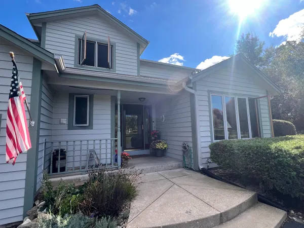 $625,000 | W253-s10980 Hunters Run, Mukwonago, WI 53149