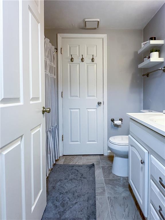 111 Briar Path Imperial, PA 15126 - Photo 12 of 26