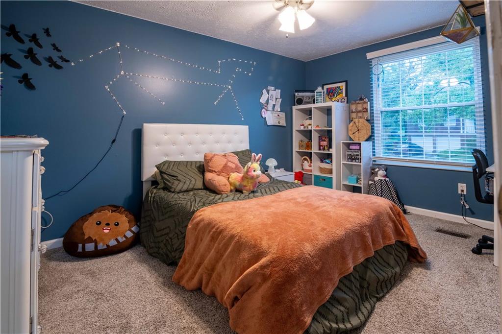 111 Briar Path Imperial, PA 15126 - Photo 13 of 26