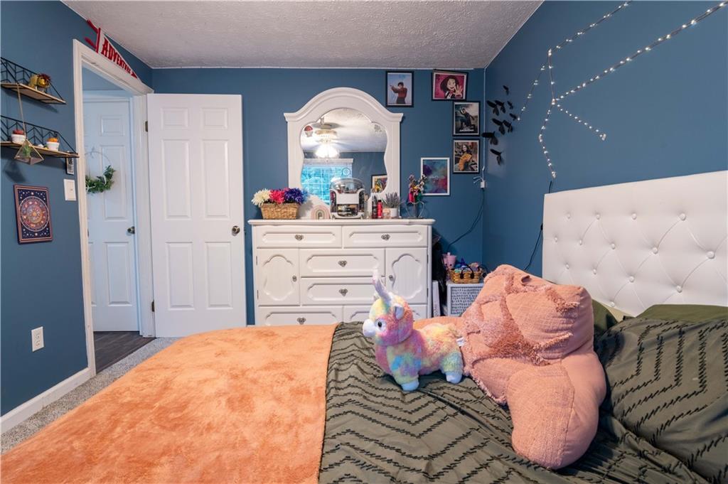 111 Briar Path Imperial, PA 15126 - Photo 14 of 26