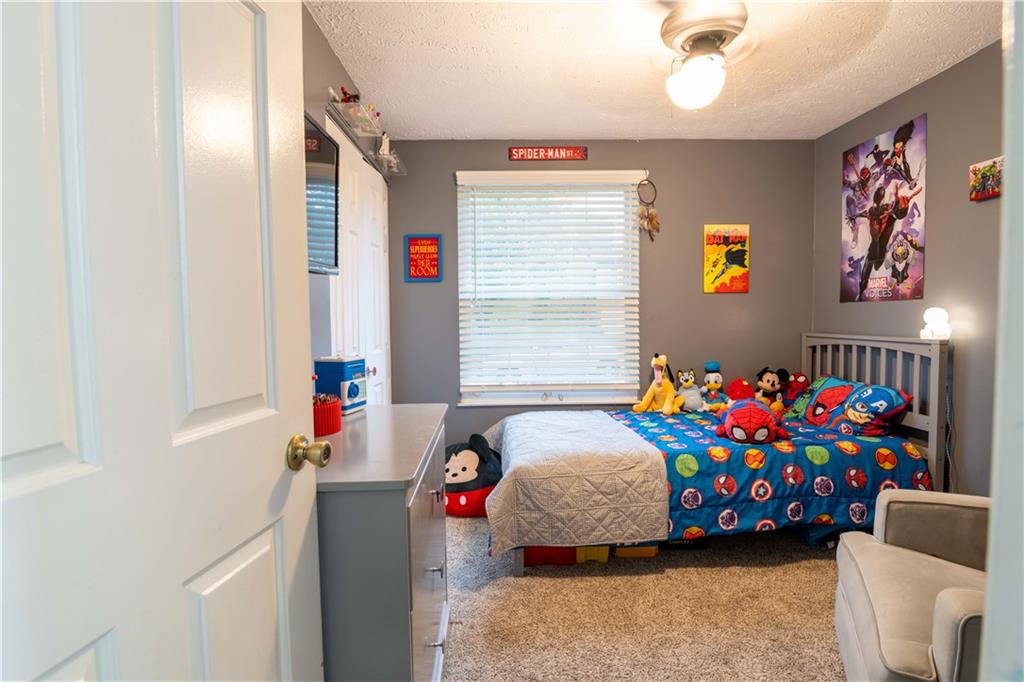 111 Briar Path Imperial, PA 15126 - Photo 15 of 26