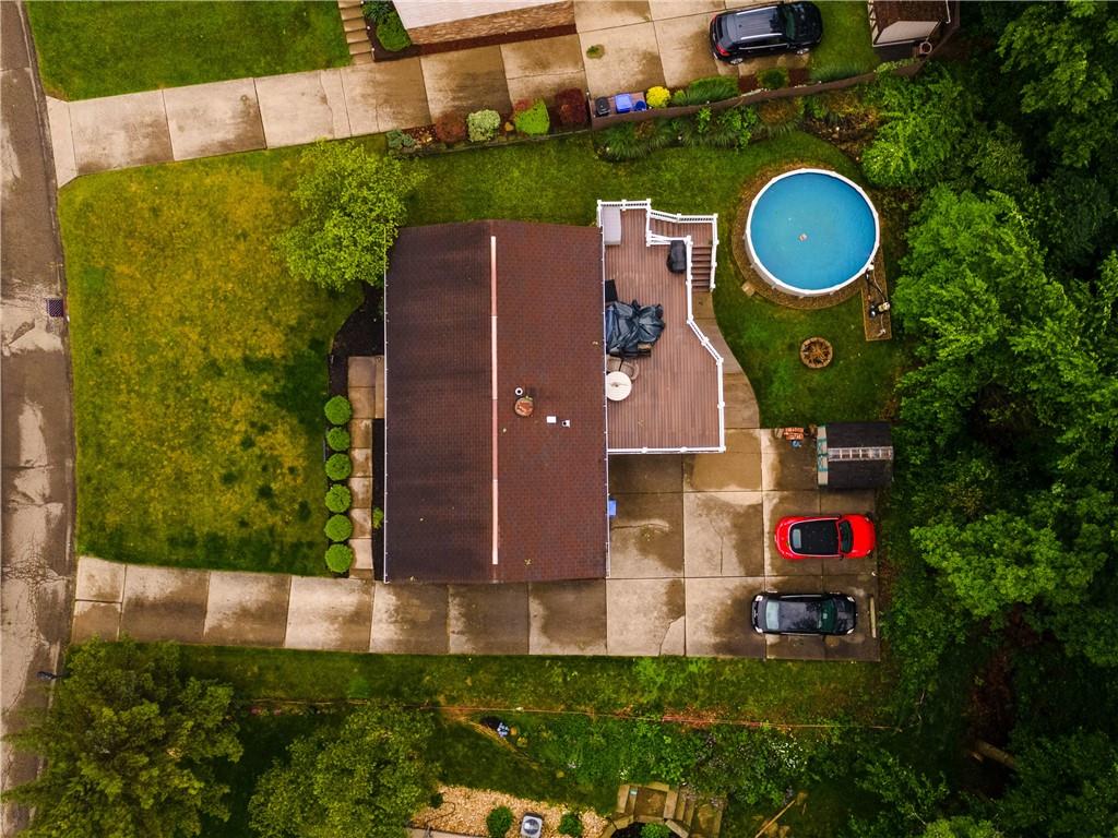 111 Briar Path Imperial, PA 15126 - Photo 3 of 26