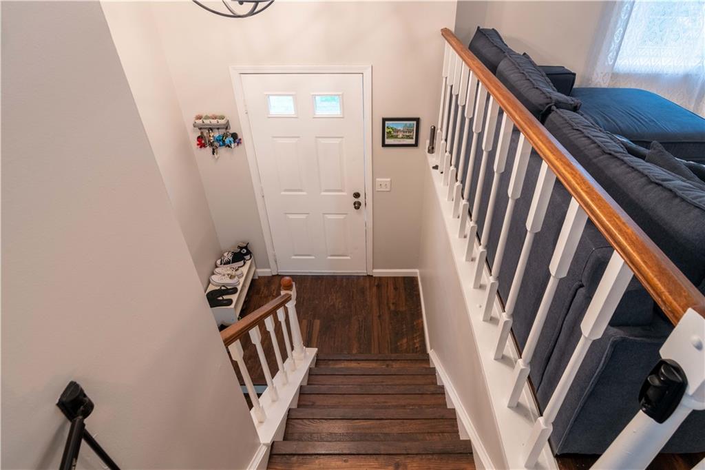 111 Briar Path Imperial, PA 15126 - Photo 4 of 26