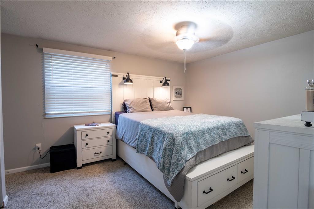 111 Briar Path Imperial, PA 15126 - Photo 10 of 26