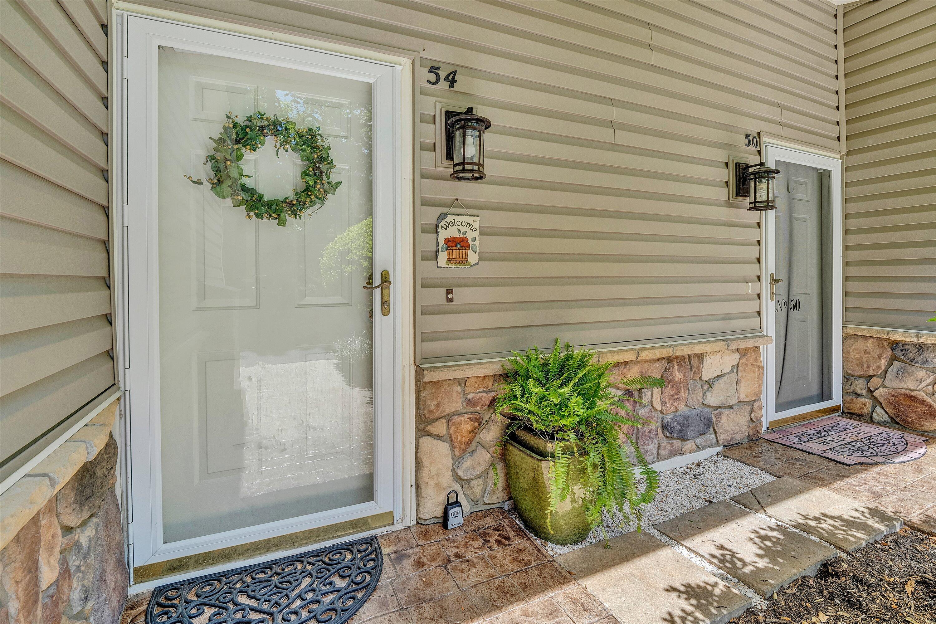 54 Windlass Pointe Drive Moneta, VA 24121 - Photo 2 of 46 04-SGP-88