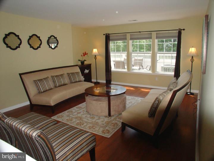 369 Watkins Road Pennington, NJ 08534 - Photo 9 of 25 Living Room