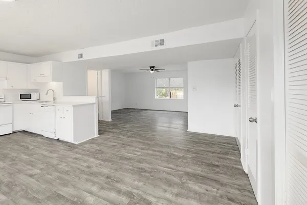 $1,550 | 5211 Thunderbird Street, Unit B, Lago Vista, TX 78645