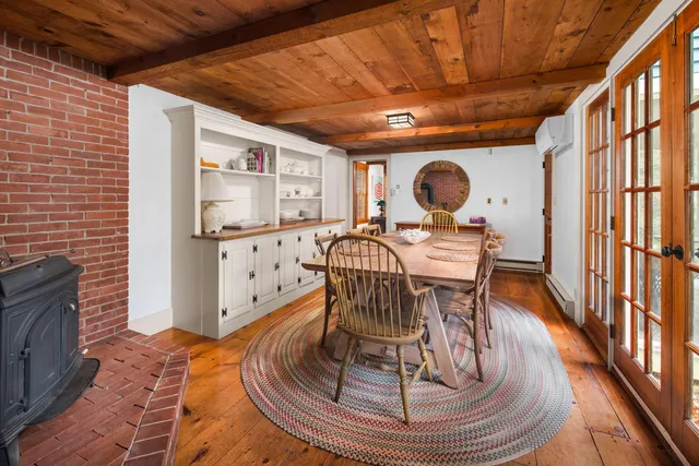 $1,695,000 | 147 River Road, York, ME 03902