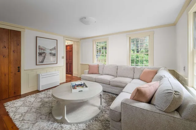 $1,695,000 | 147 River Road, York, ME 03902