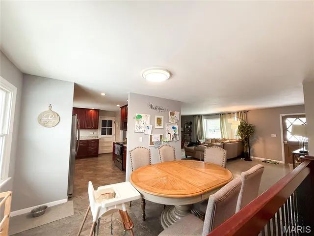 $340,000 | 6 Fair Oaks Drive, Hannibal, MO 63401