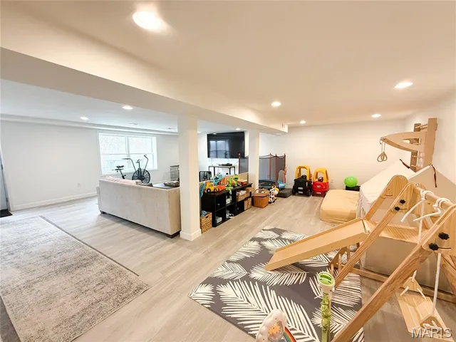 $340,000 | 6 Fair Oaks Drive, Hannibal, MO 63401