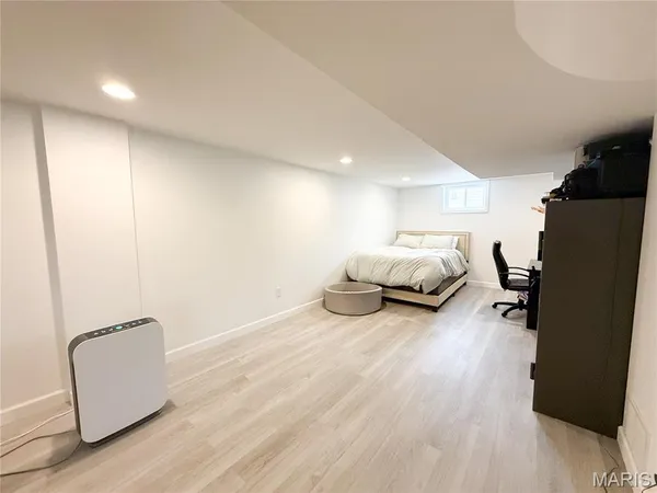 $325,000 | 6 Fair Oaks Drive, Hannibal, MO 63401