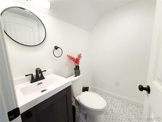 $340,000 | 6 Fair Oaks Drive, Hannibal, MO 63401