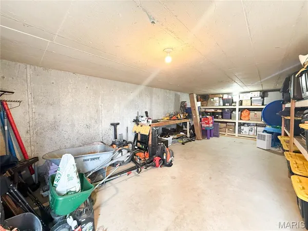 $325,000 | 6 Fair Oaks Drive, Hannibal, MO 63401