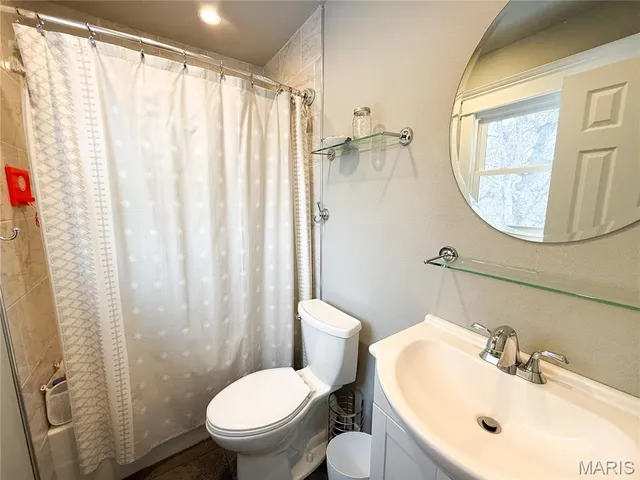 $340,000 | 6 Fair Oaks Drive, Hannibal, MO 63401