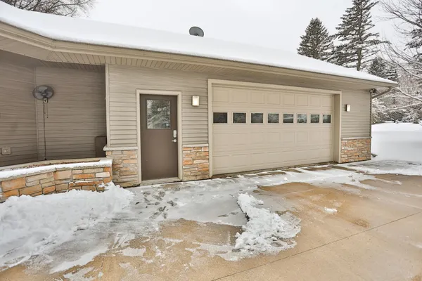 $650,000 | W10439 880th Avenue, River Falls, WI 54022