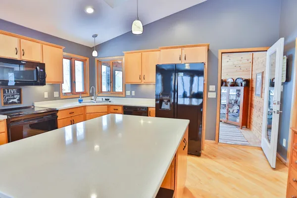 $645,000 | W10439 880th Avenue, River Falls, WI 54022
