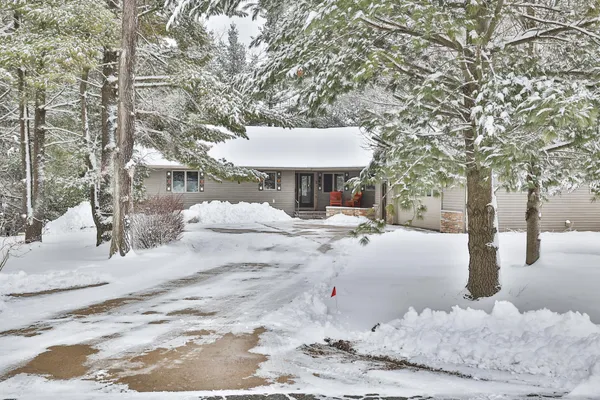 $650,000 | W10439 880th Avenue, River Falls, WI 54022