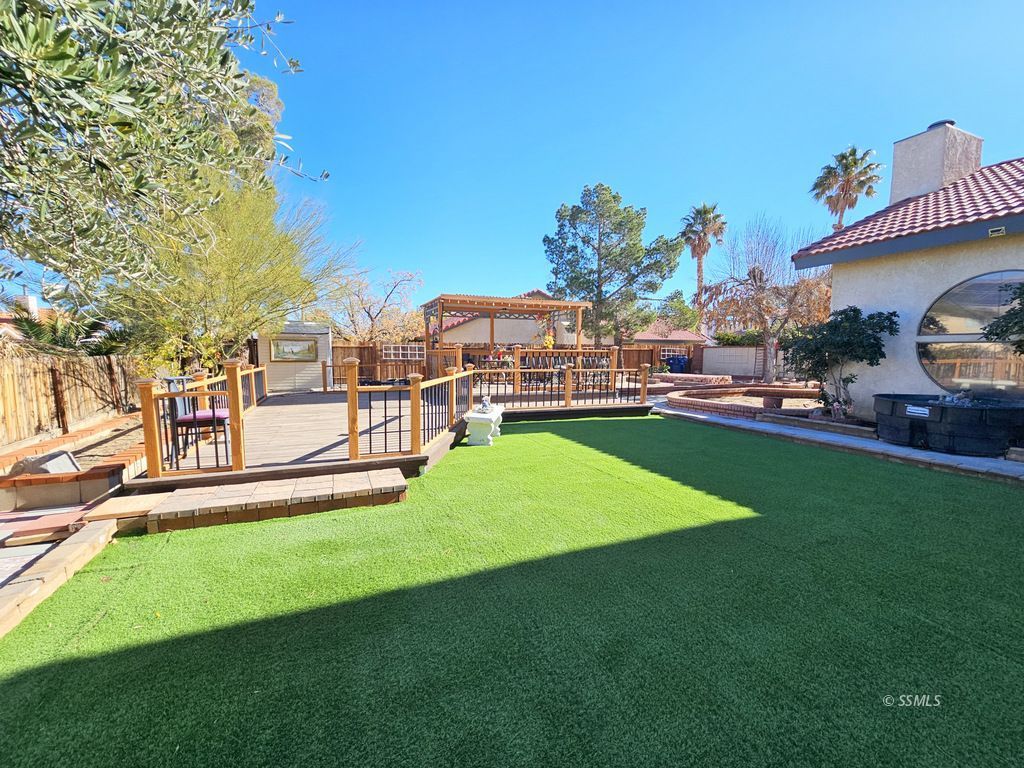 308 West Cielo Avenue Ridgecrest, CA 93555 - Photo 3 of 43