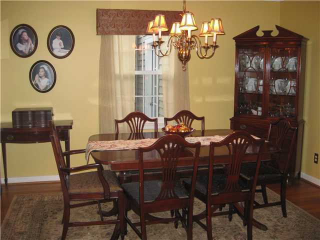 2735 York Road Columbus, OH 43221 - Photo 5 of 24