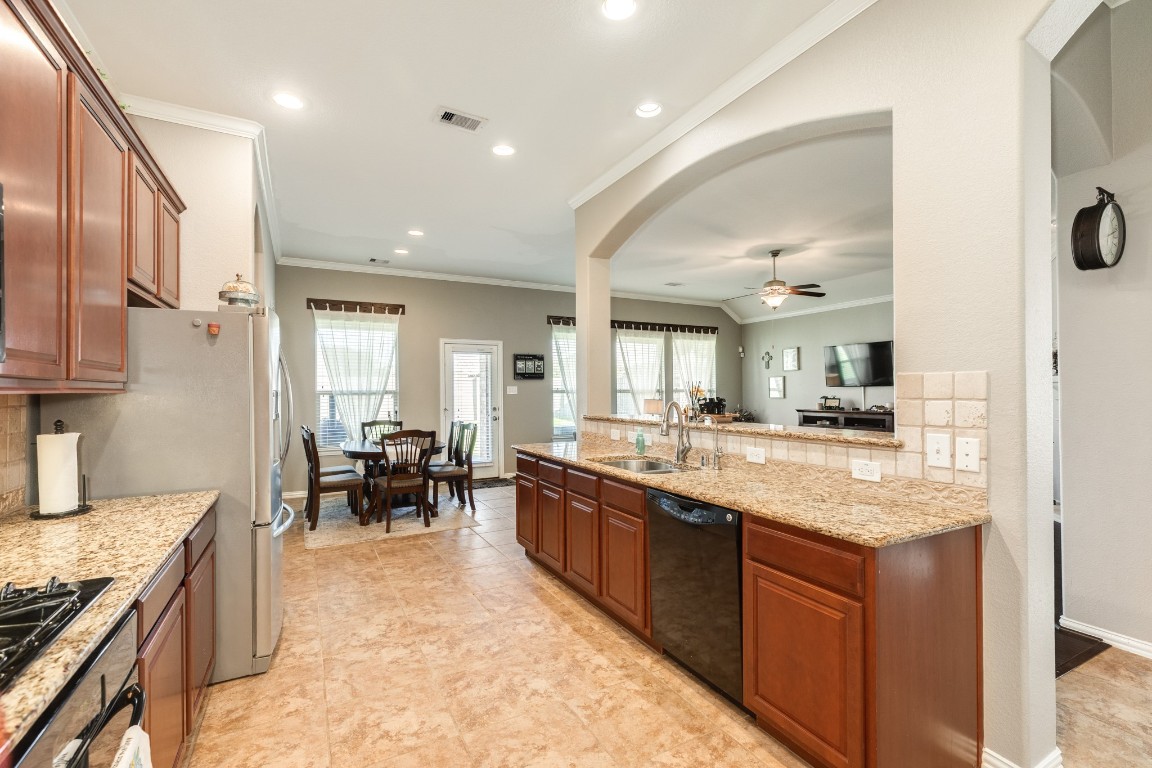 13805 Bright Canyon Lane Rosharon, TX 77583 - Photo 17 of 33