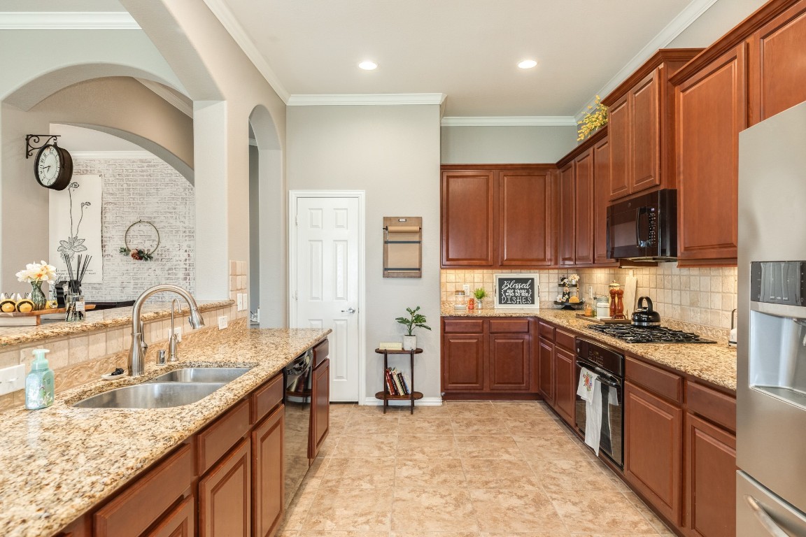 13805 Bright Canyon Lane Rosharon, TX 77583 - Photo 4 of 33