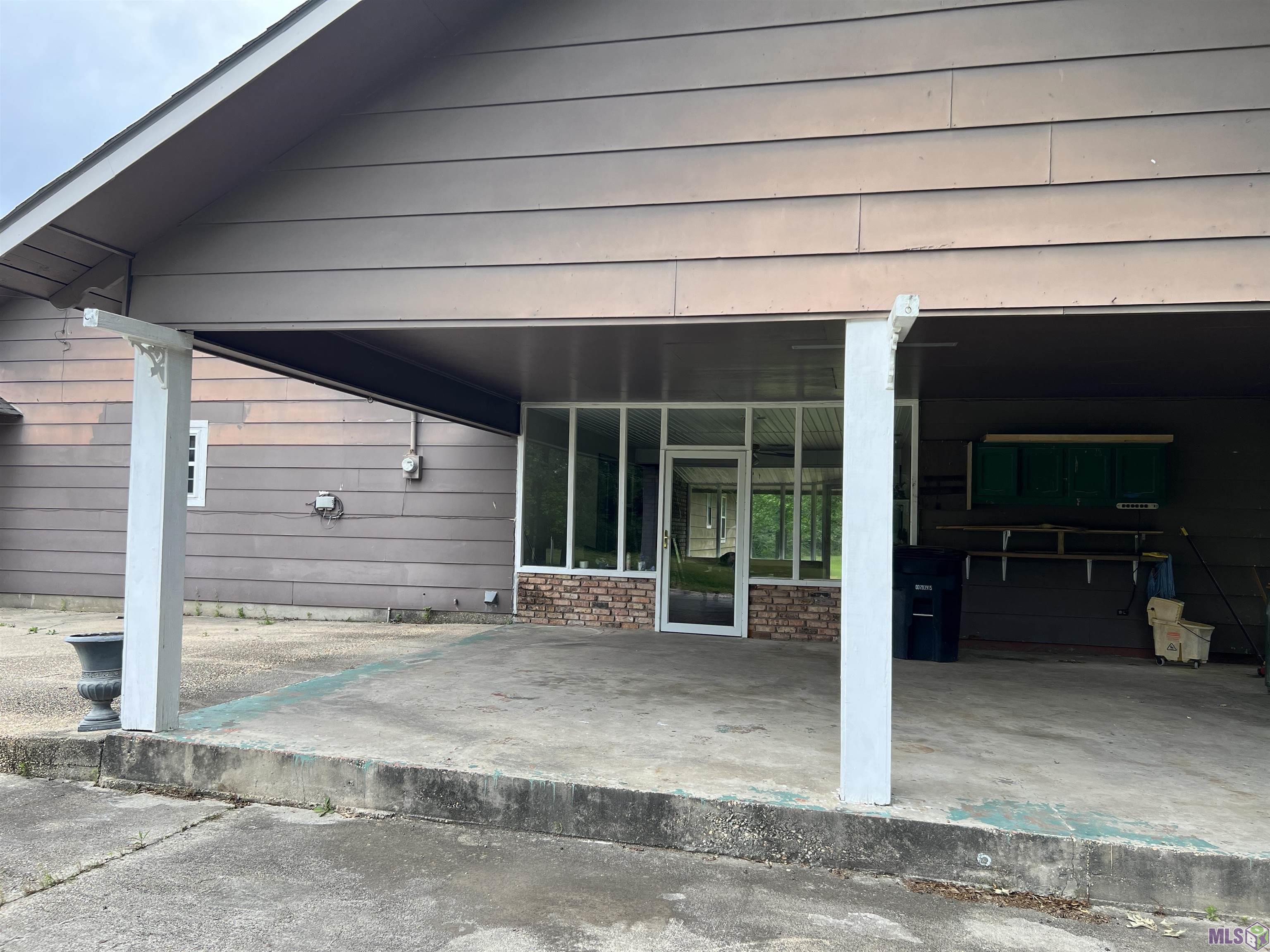 7747 Barbara Cohn Place Baton Rouge, LA 70811 - Photo 11 of 27 Carport