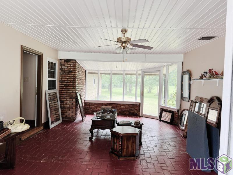 7747 Barbara Cohn Place Baton Rouge, LA 70811 - Photo 14 of 27 Sunroom