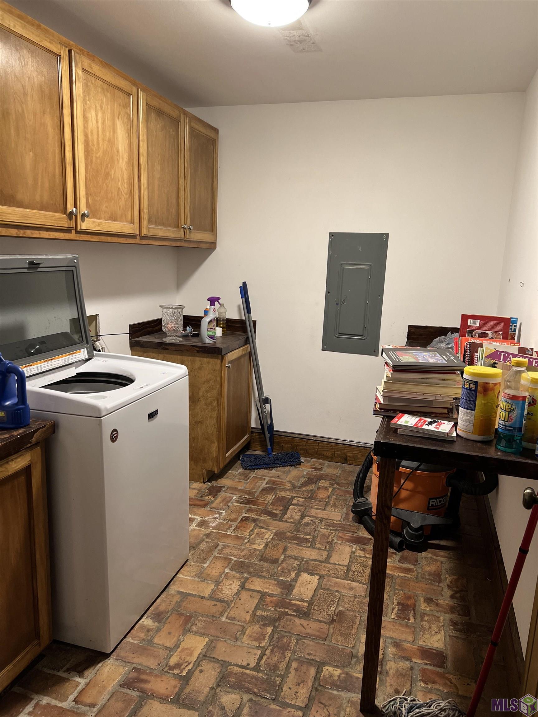 7747 Barbara Cohn Place Baton Rouge, LA 70811 - Photo 19 of 27 Laundry