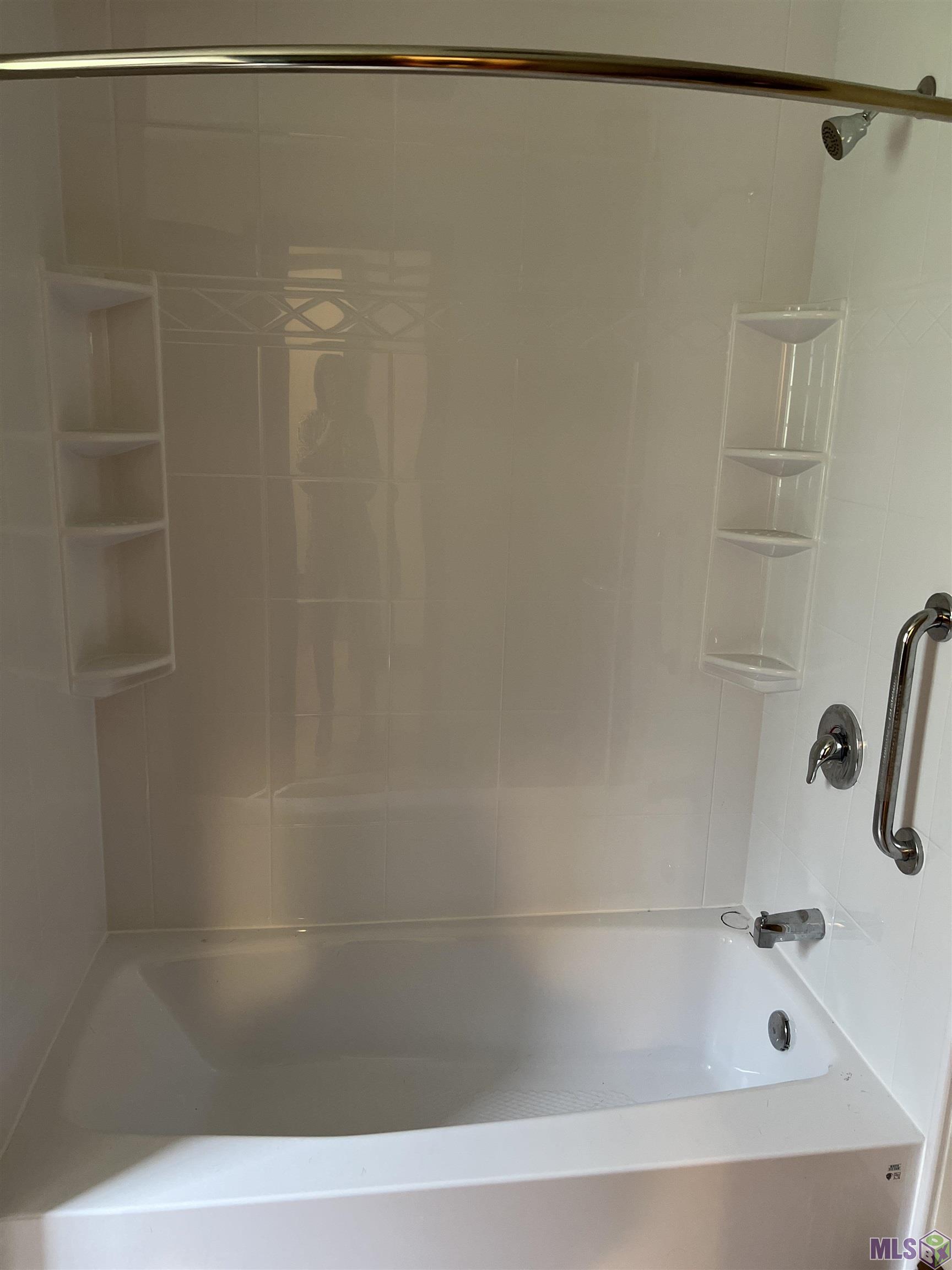 7747 Barbara Cohn Place Baton Rouge, LA 70811 - Photo 22 of 27 Primary Bath