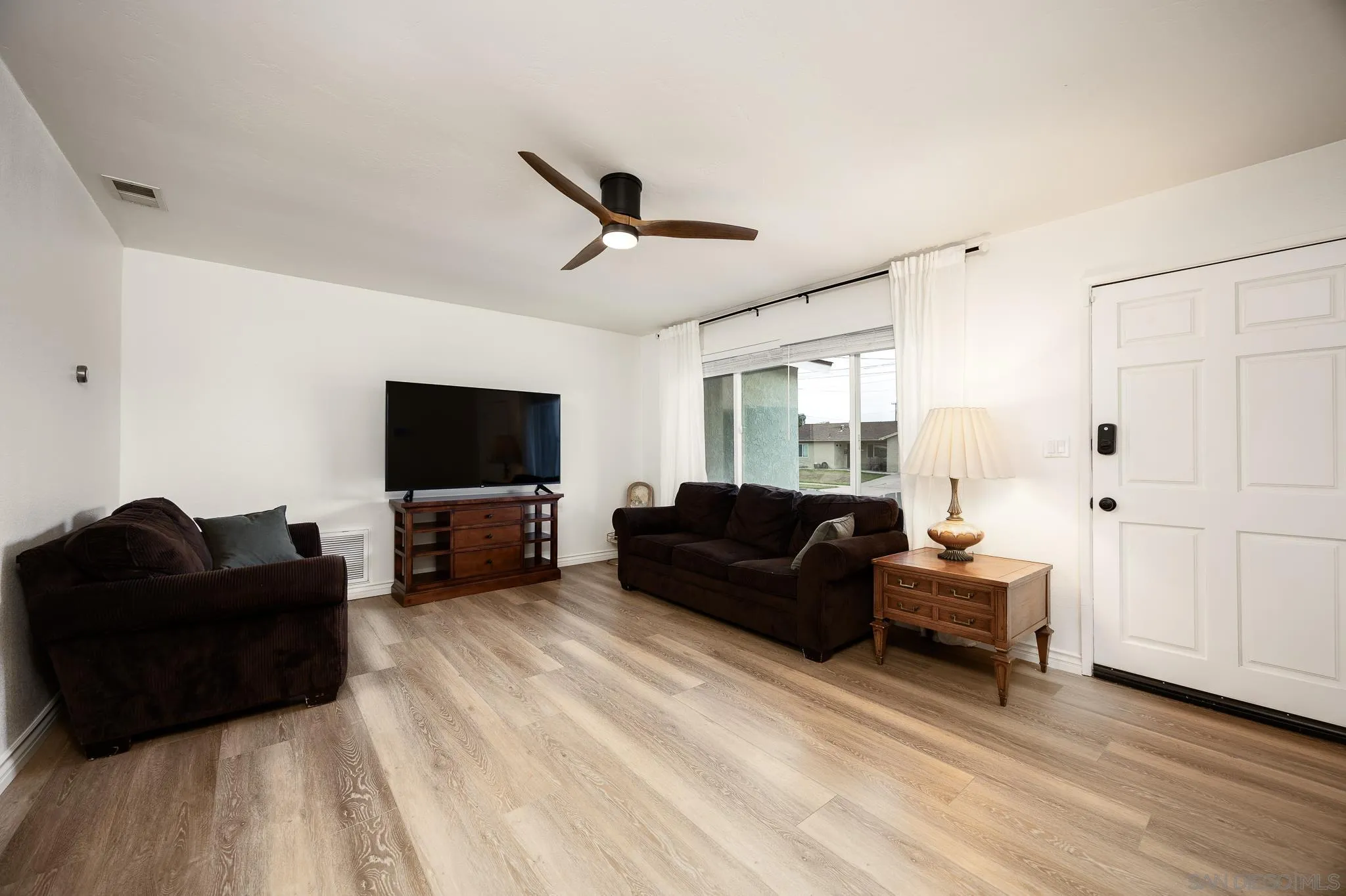 9728 Abbeywood Road Santee, CA 92071 - Photo 5 of 42 Gallery Image 5