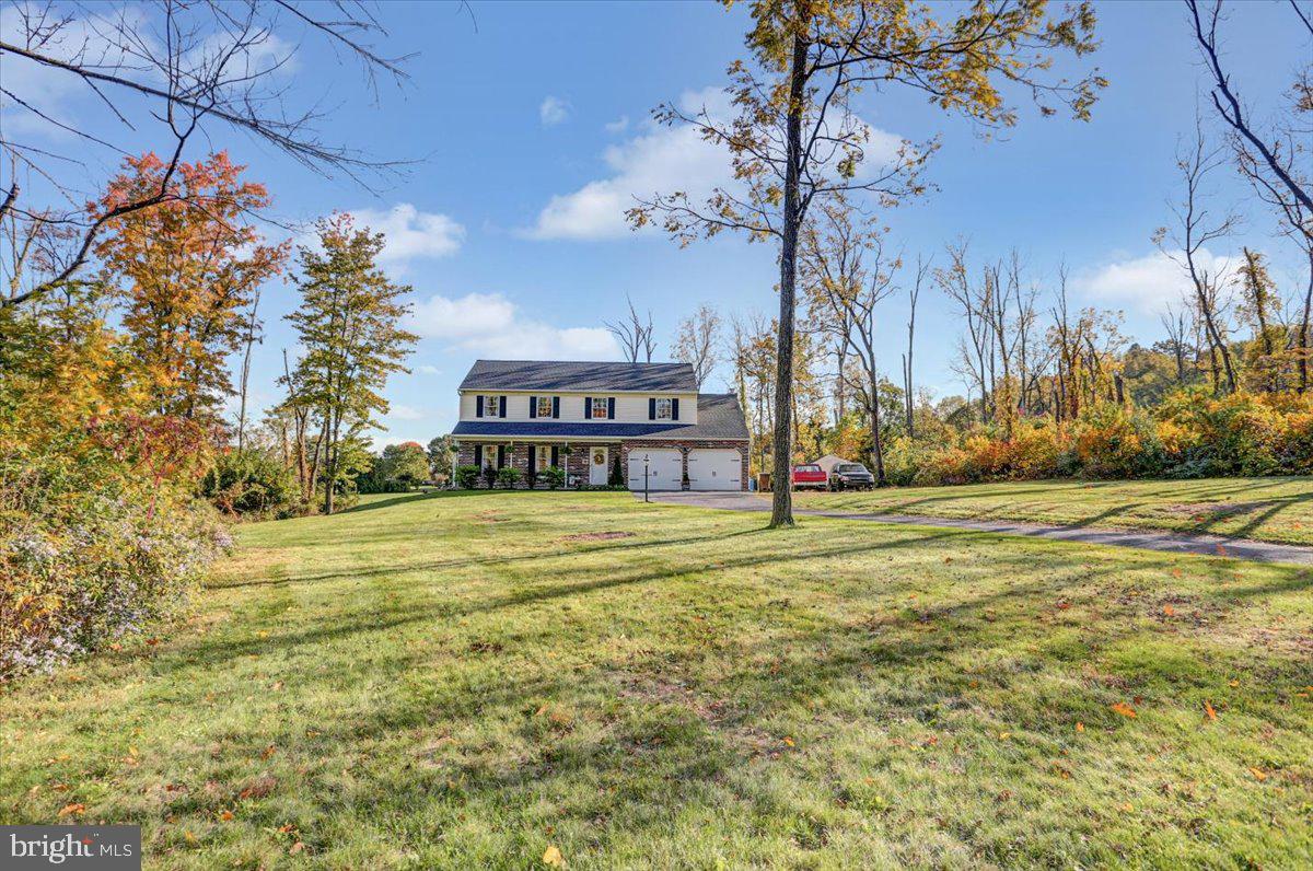102 Cassel Road Reading, PA 19606 - Photo 3 of 43