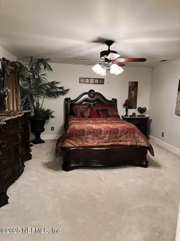 a bed room with a bed