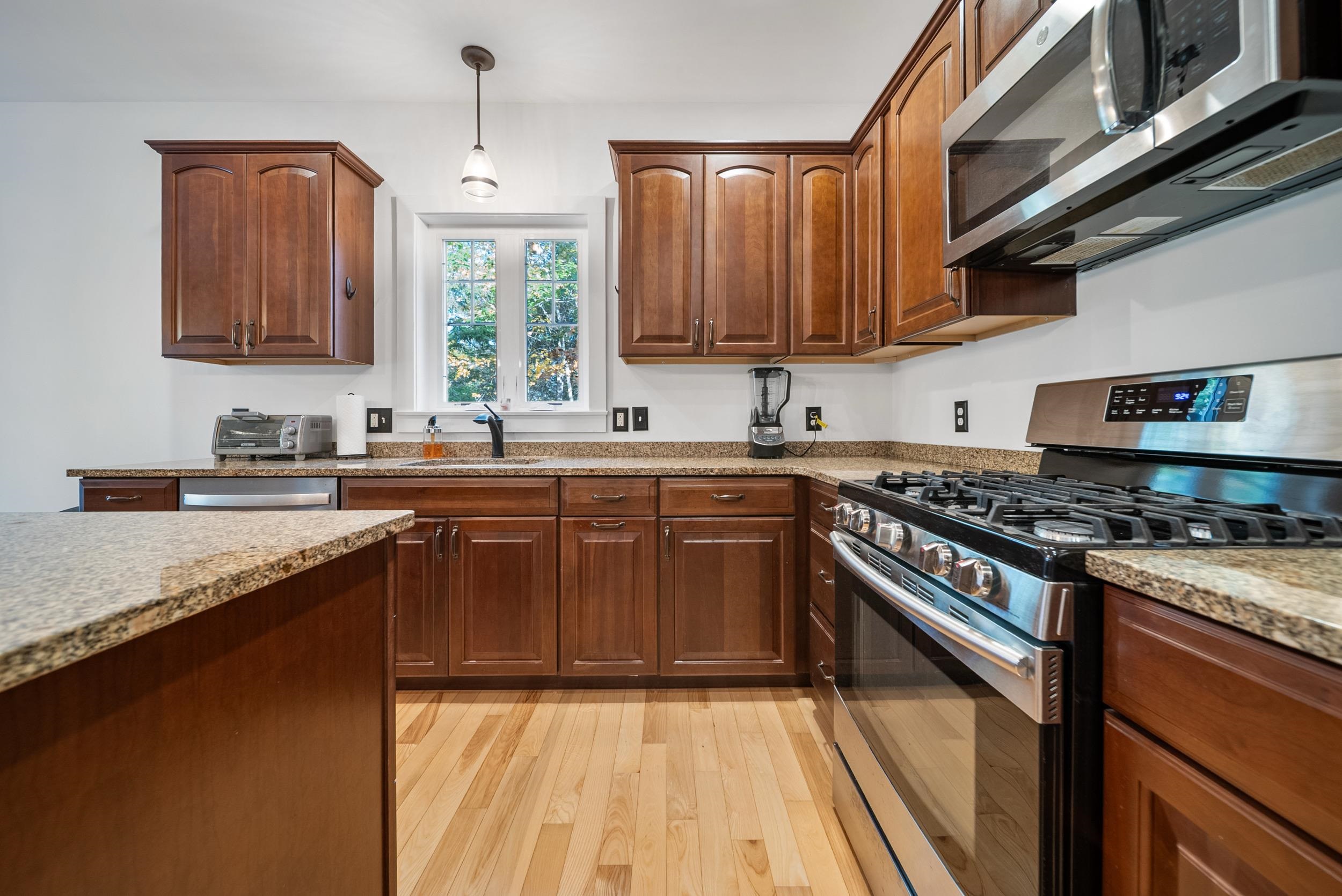 36 Winnicut Road, Unit 2 North Hampton, NH 03862 - Photo 9 of 43