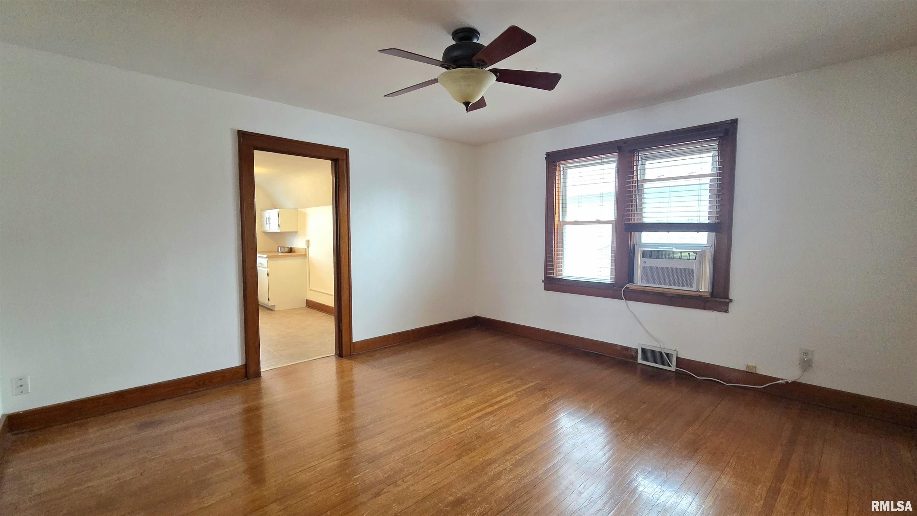1501 South 5th Street Springfield, IL 62703 - Photo 10 of 16 Gallery Image 10