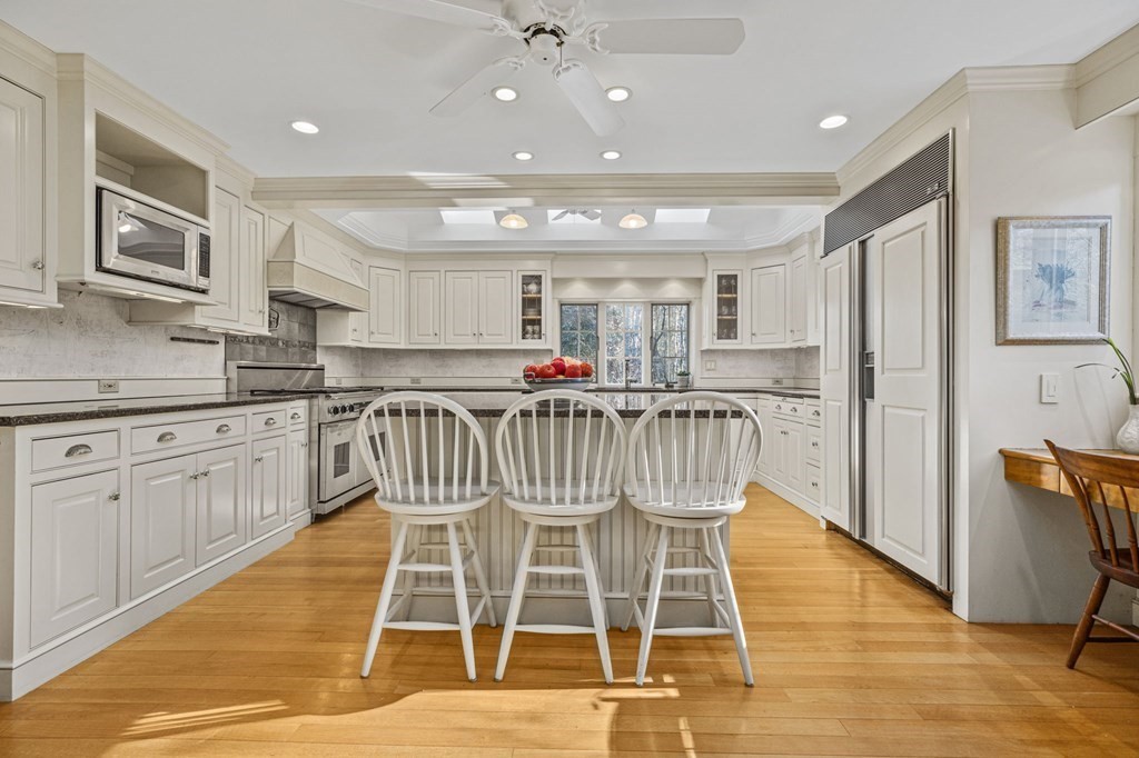 661 First Parish Road Scituate, MA 02066 - Photo 4 of 40 Gallery Image 4