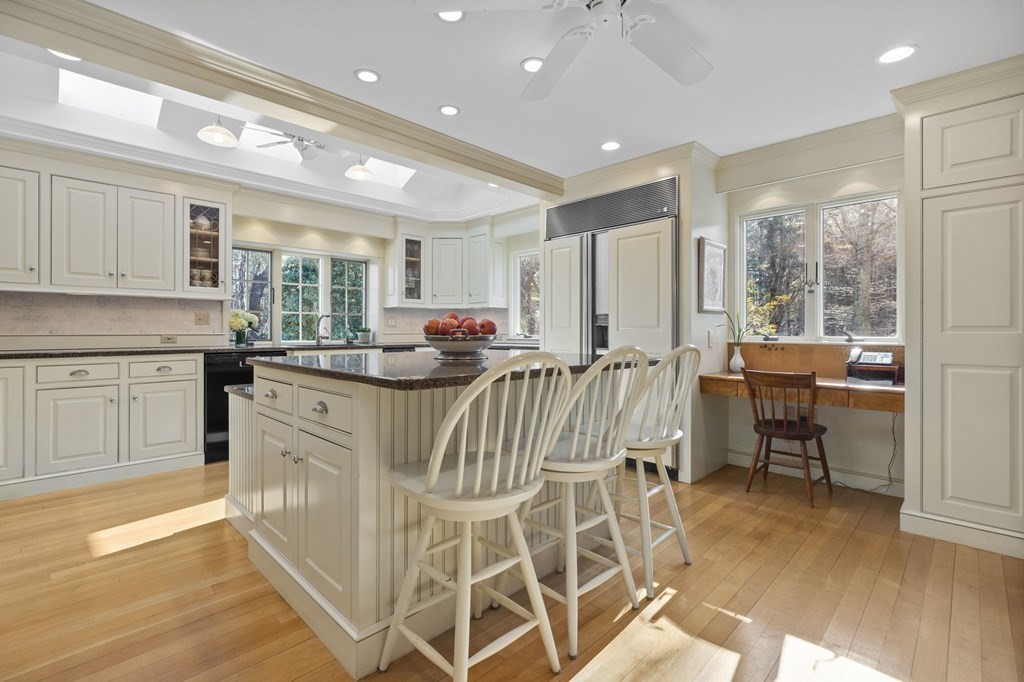 661 First Parish Road Scituate, MA 02066 - Photo 6 of 40 Gallery Image 6