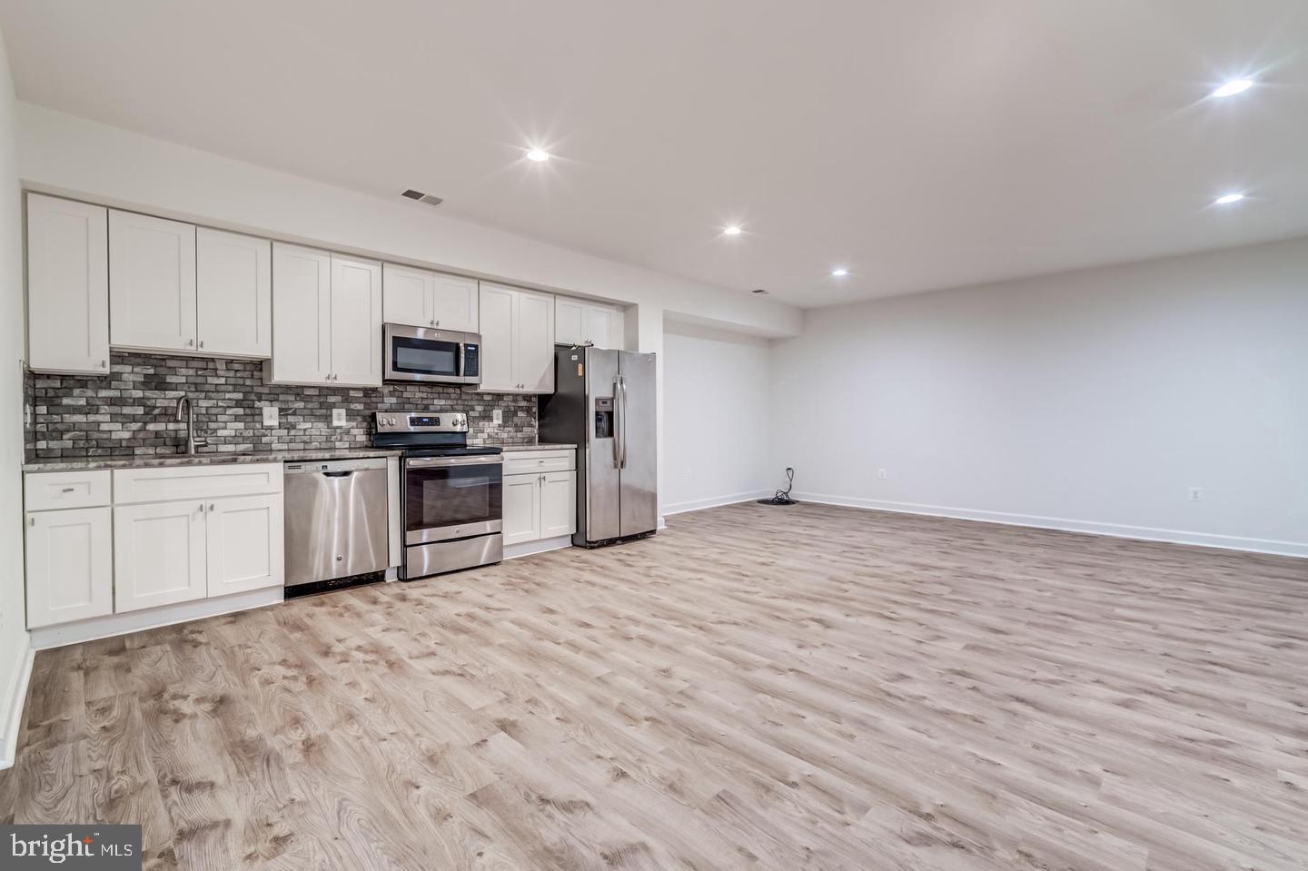 24909 Pinebrook Road Chantilly, VA 20152 - Photo 28 of 34 Gallery Image 28