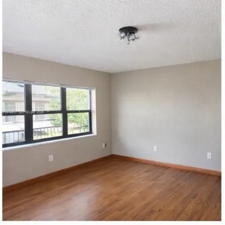 $1,600 | 851 East 41st Street, Unit 3, Hialeah, FL 33013