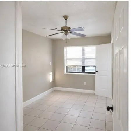 $1,600 | 851 East 41st Street, Unit 3, Hialeah, FL 33013