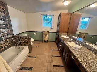 4413 Merita Terrace Central Point, OR 97502 - Photo 14 of 28 Bath 4028