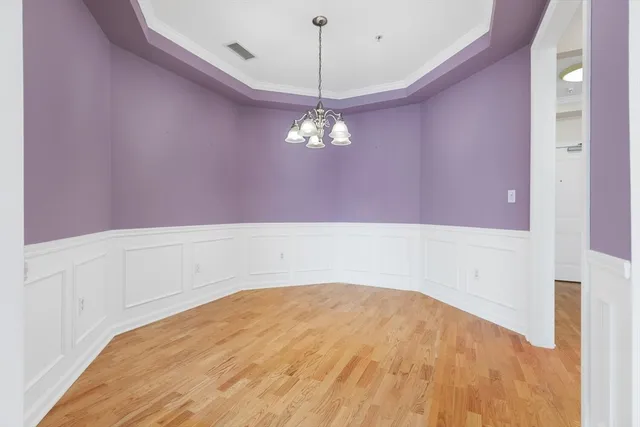 a view of empty room with window