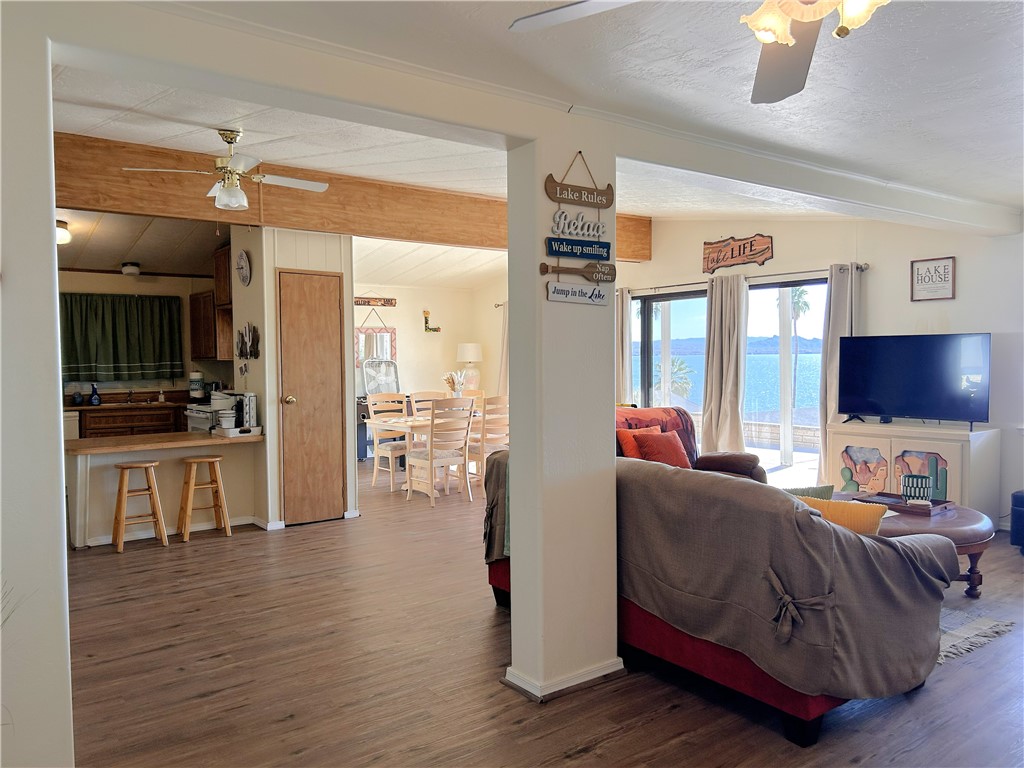 124 Thunderhead Needles, CA 92363 - Photo 5 of 17