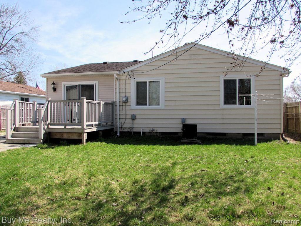 15814 Colbert Street Romulus, MI 48174 - Photo 18 of 21 New deck. Central air.