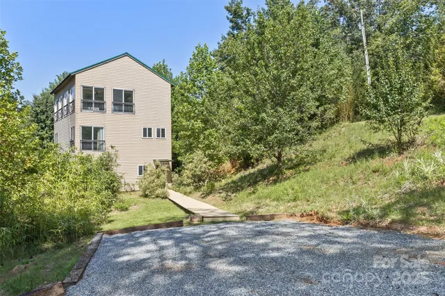 a view of a back yard of the house