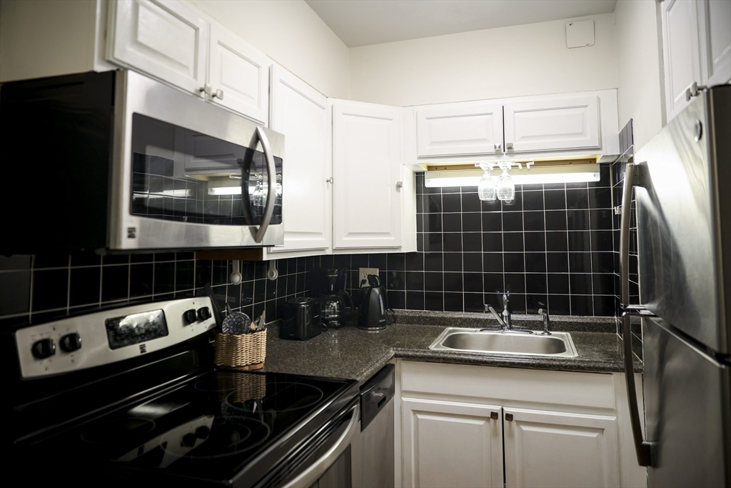 7 Arizona Terrace, Unit 2 Arlington, MA 02474 - Photo 11 of 25