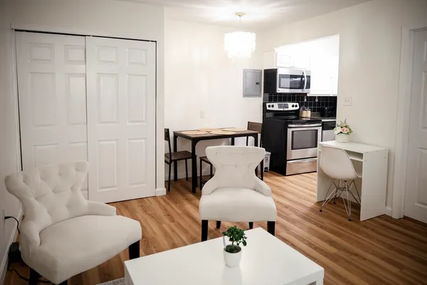 $2,300 | 7 Arizona Terrace, Unit 2, Arlington, MA 02474